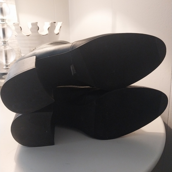 Stuart Weitzman Quinn Ankle Booties - Picture 11 of 12
